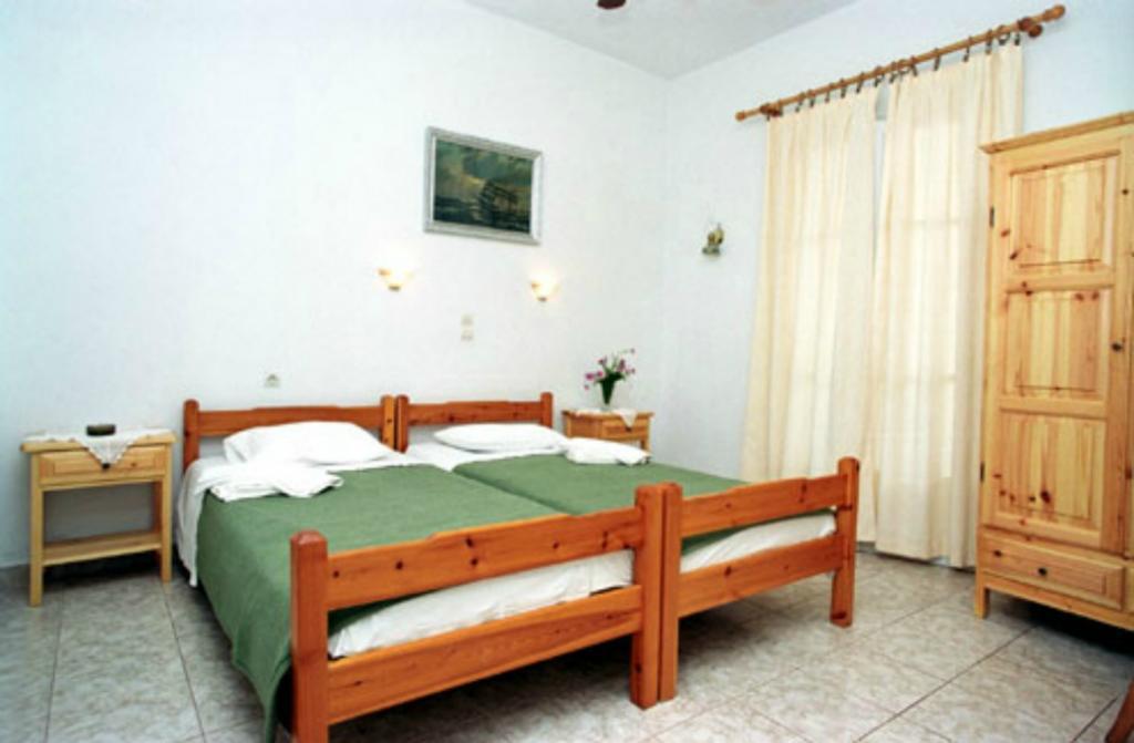 Karagiozos Studios & Apartments Skopelos Town Room photo