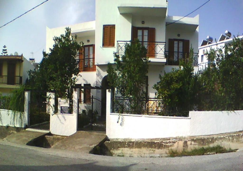 Karagiozos Studios & Apartments Skopelos Town Exterior photo